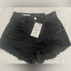 NEW Zara TRF High Waist Ripped Curved Denim shorts